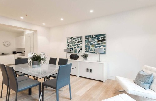 London City Centre Apartment | Luxurious 3 Bedroom in Trafalgar Sq