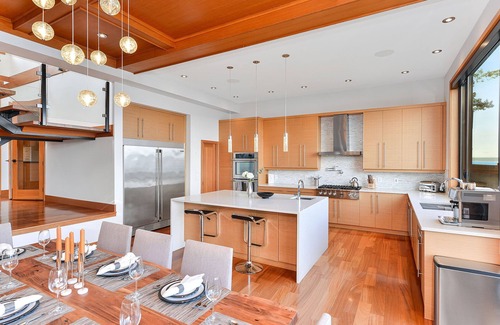 Sidney House | Luxurious 3 Bedroom Oceanfront Home with Spectacular Views