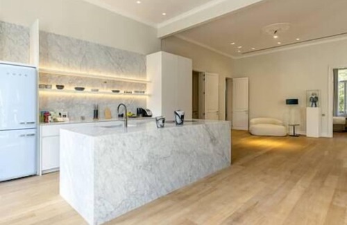 Antwerp Apartment | Luxurious 3-Bedroom 280m² center