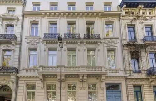 Antwerp Apartment | Luxurious 3-Bedroom 280m² center