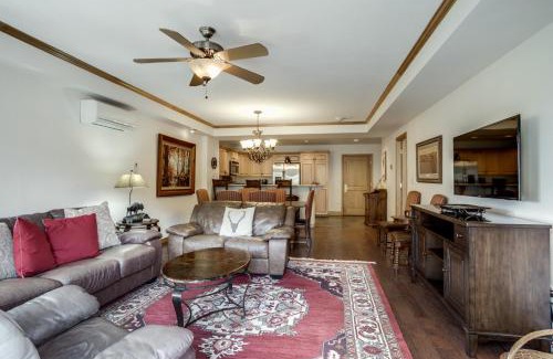 Beaver Creek Apartment | Luxurious 3 bedroom 3 bath condo! condo