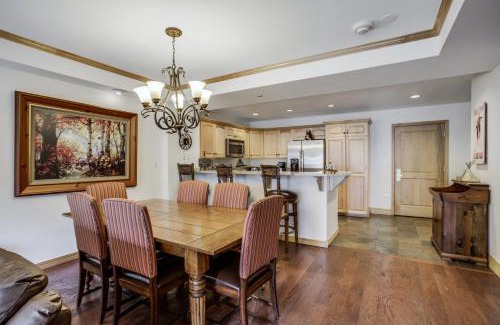 Beaver Creek Apartment | Luxurious 3 bedroom 3 bath condo! condo