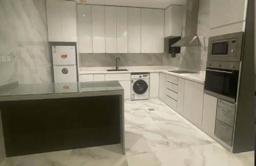 Ar Rawdah Apartment | Luxurious 3-Bedroom Apartment: Your Ultimate Haven of Comfort and Elegance