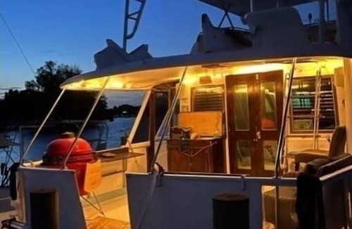 Key West Boat Rental | Luxurious 3-bedroom boat with AC and fitness room in amazing Key West