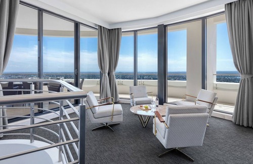 Chinatown Apartment | Luxurious 3 Bedroom Penthouse Suite (Level 56) at Kent Street, Sydney CBD
