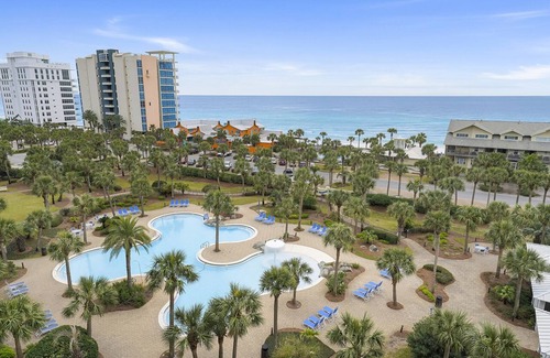Fort Walton Beach - Destin Condo | Luxurious 3 BR Beach Front Condo in Destin - Newly Renovated, Under New Management!