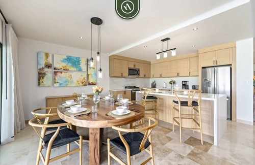 El Tezal House | Luxurious 3 BR Villa - Private Pool - Golf Access