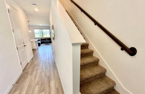 Davenport House | LUXURIOUS 3BED-2BATH RETREAT with CLUBHOUSE ACCESS