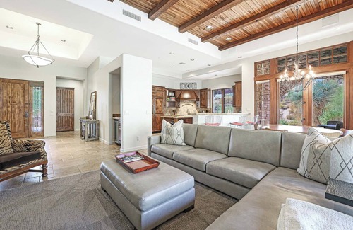 The Rocks Villa | Luxurious 3BR fully staffed Villa w/concierge & clubhouse in Scottsdale Peaks