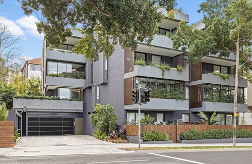 Bellevue Hill Apartment | Luxurious 3BR penthouse apartment with private rooftop terrace