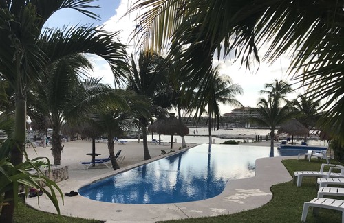 Puerto Aventuras Condo | Luxurious 4 Bedrooms Oceanfront Private Beach Condo