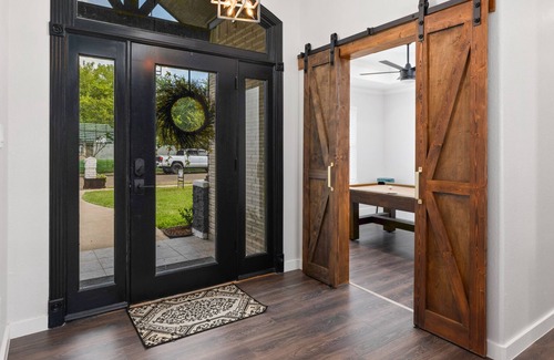 Weslaco House | Luxurious 4 bedroom/4 bath home in established neighborhood