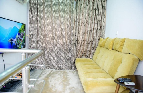 Abuja Apartment | Luxurious 4 Bedroom Duplex - 24Hrs Electricity & Security, WIFI