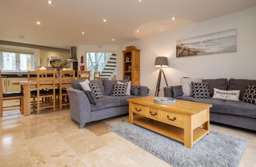 St Austell House | Luxurious 4 Bedroom New England Style Villa - Trewhiddle Villa 24