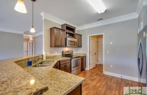 Hinesville House | Luxurious 4 bedroom home with huge Master ensuite - pet friendly!