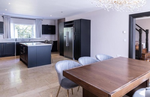 Magherafelt House | Luxurious 4BD family Retreat in Magherafelt