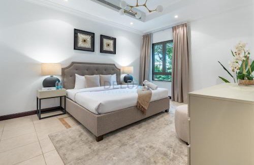 Palm Jumeirah Apartment | Luxurious 4BR with Maids Room Villa in Canal Cove, Palm Jumeirah by Deluxe Holiday Homes