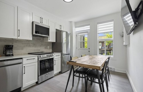 Sainte-Marie Apartment | Luxurious 4BR with Sunny Deck Balcony