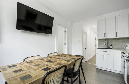 Sainte-Marie Apartment | Luxurious 4BR with Sunny Deck Balcony