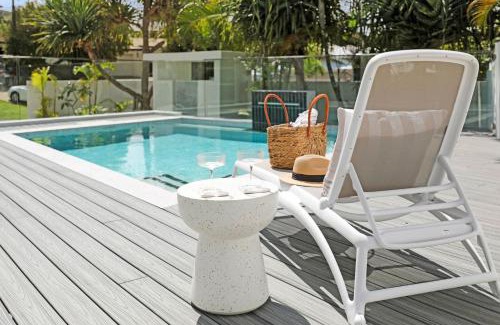 Alexandra Headland House | Luxurious 5 bedroom home 500m to Alexandra Headland beach