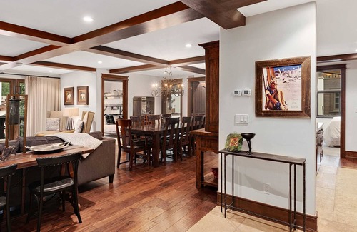 Vail Condo | Luxurious 5 Bedroom with AC on Bridge Street Near Gondolda 1