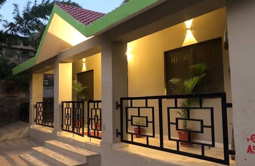 Mount Abu Villa | Luxurious 5 BHK Villa with Garden Oasis on the Majestic Mount Abu.