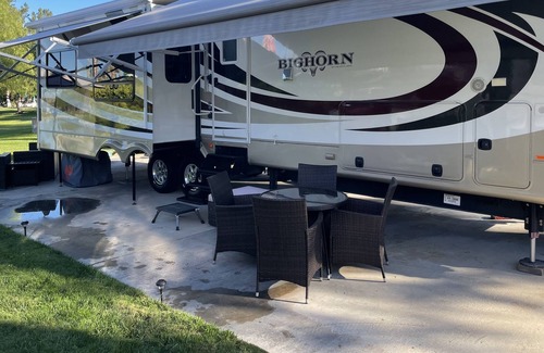 Aguanga Resort | Luxurious 5th Wheel in an Enchanting RV Resort Destination