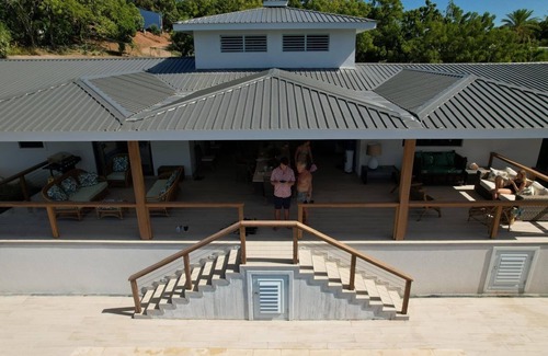 Freemans Bay Villa | Luxurious 6 bed Villa in the heart of English Harbour, Pool, Aircon, Beach close