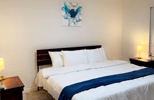 Estrella Village House | Luxurious 6 bedroom Phoenix Retreat!