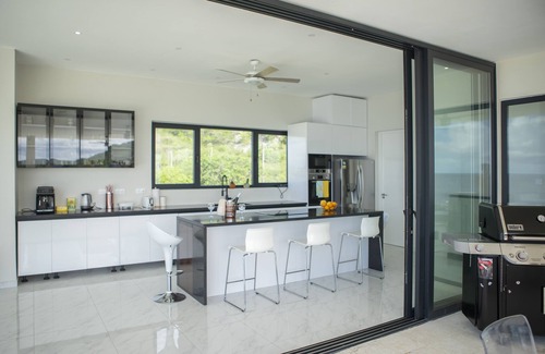 Lagun Villa | Luxurious 6-Bedroom Villa with Private Pier & Panoramic Ocean View