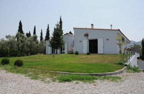 Chalcis Villa | Luxurious 6 bedroom villa In a great location