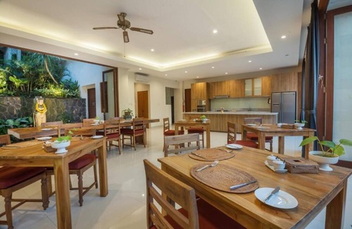 Melayang Villa | Luxurious 6-bedroom villa with WiFi, AC in charming Ubud