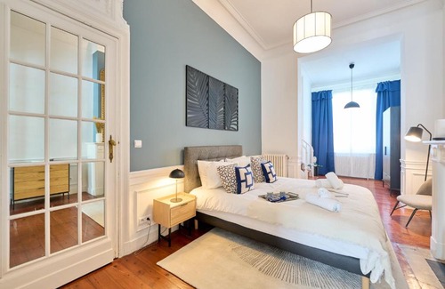 European Quarter Apartment | Luxurious 6-BR Mansion Near European Union