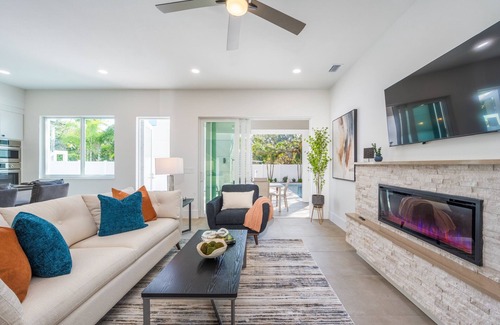 Arlington Park House | Luxurious 6BR Sarasota Retreat w/Pool, Rooftop & Guest House