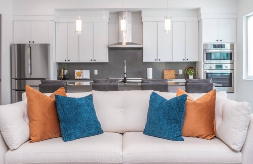 Arlington Park House | Luxurious 6BR Sarasota Retreat w/Pool, Rooftop & Guest House