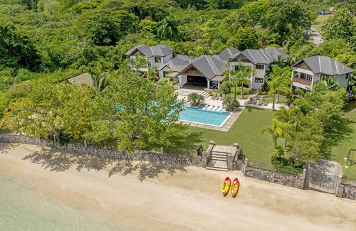 Mammee Bay Villa | Luxurious 7 Bedroom Beachfront Villa in Old Fort Bay, St. Ann