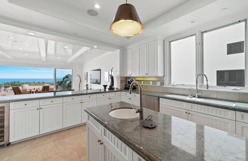 Western Malibu Villa | Luxurious 7-bedroom villa with AC, WiFi, fitness room in stunning Malibu