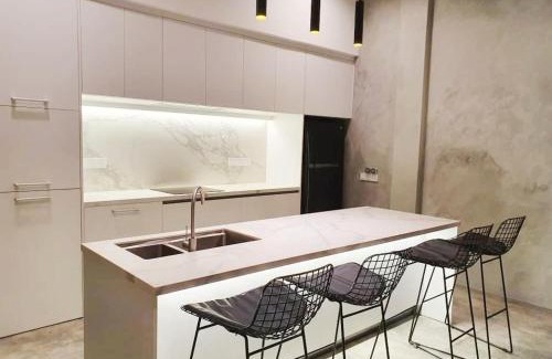 Historic George Town House | Luxurious 7 BR Heritage House in UNESCO Historic Geogetown