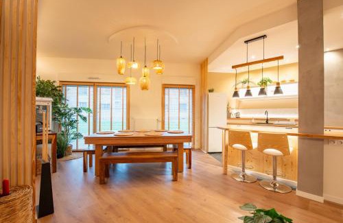 Bagneux Apartment | Luxurious 7p Suite with SAUNA, near PARIS, Metro 4