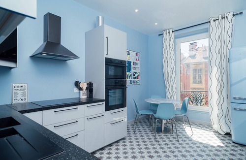 Quartier du Port Apartment | Luxurious A/C 4 room apartment on the Old Port of Nice, renovated in 2017, air conditioning