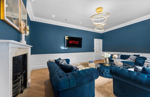 Bath City Centre Apartment | Luxurious Abode in Central Bath
