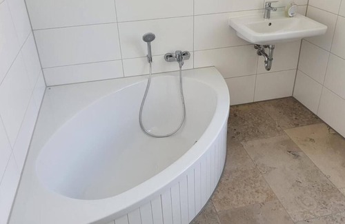 Walbeck Apartment | Luxurious accommodation in the sun castle