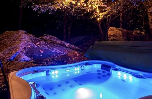 Springvale House | Luxurious and Carbon Neutral Hobbit House with Private Hot Tub in Springvale, Maine, Perfect for a Relaxing Weekend Getaway