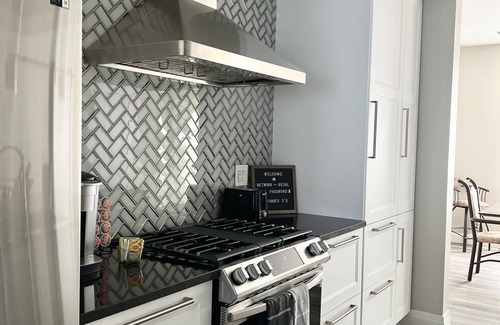 Walkerville House | Luxurious and Fashionable Home | Sleeps 8