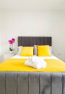 Hammersmith and Fulham Apartment | Luxurious and Modern 3b3b Apartment in Hammersmith