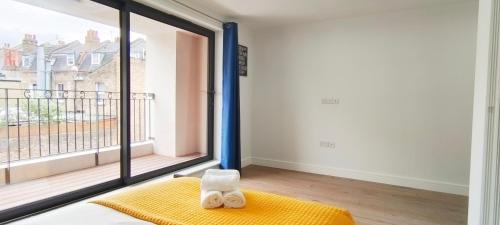 Hammersmith and Fulham Apartment | Luxurious and Modern 3b3b Apartment in Hammersmith