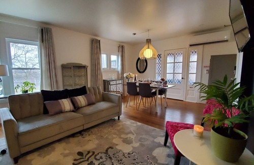 Niagara Falls Apartment | Luxurious apartment by the falls