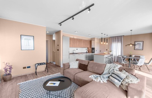 Karigador Apartment | Luxurious Apartment with Jacuzzi, Sea View, and Balcony in Istria