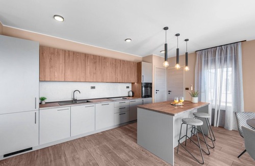 Karigador Apartment | Luxurious Apartment with Jacuzzi, Sea View, and Balcony in Istria
