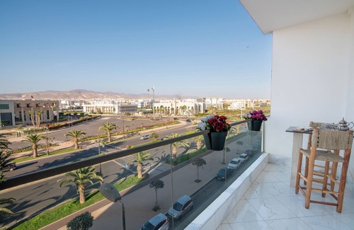 Haut Founty Apartment | Luxurious apartment in the city center with city view and unlimited 100mbps wifi